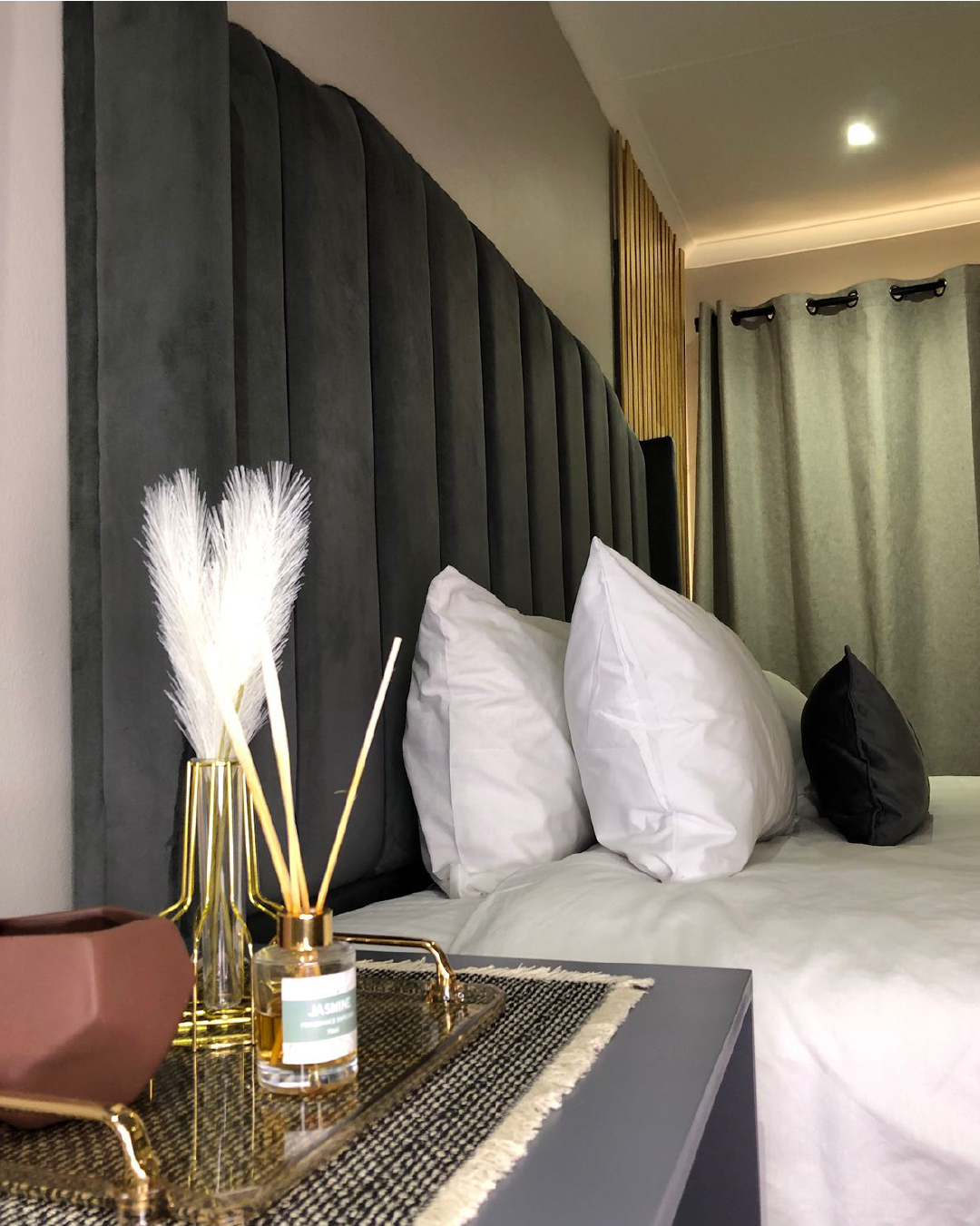 Deluxe King Room with Garden View 3-100